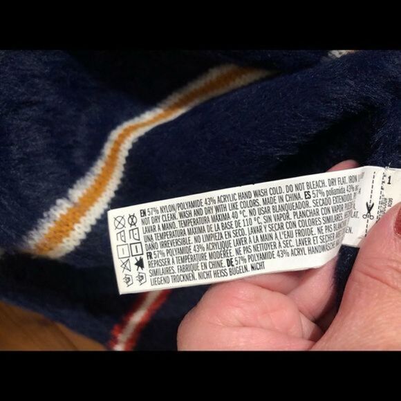 Forever 21 Fluffy Textured Women’s Sweater Size S - Picture 9 of 16